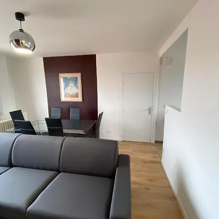 Au Bonheur Des Damiettes Apartment Montlucon Exterior photo